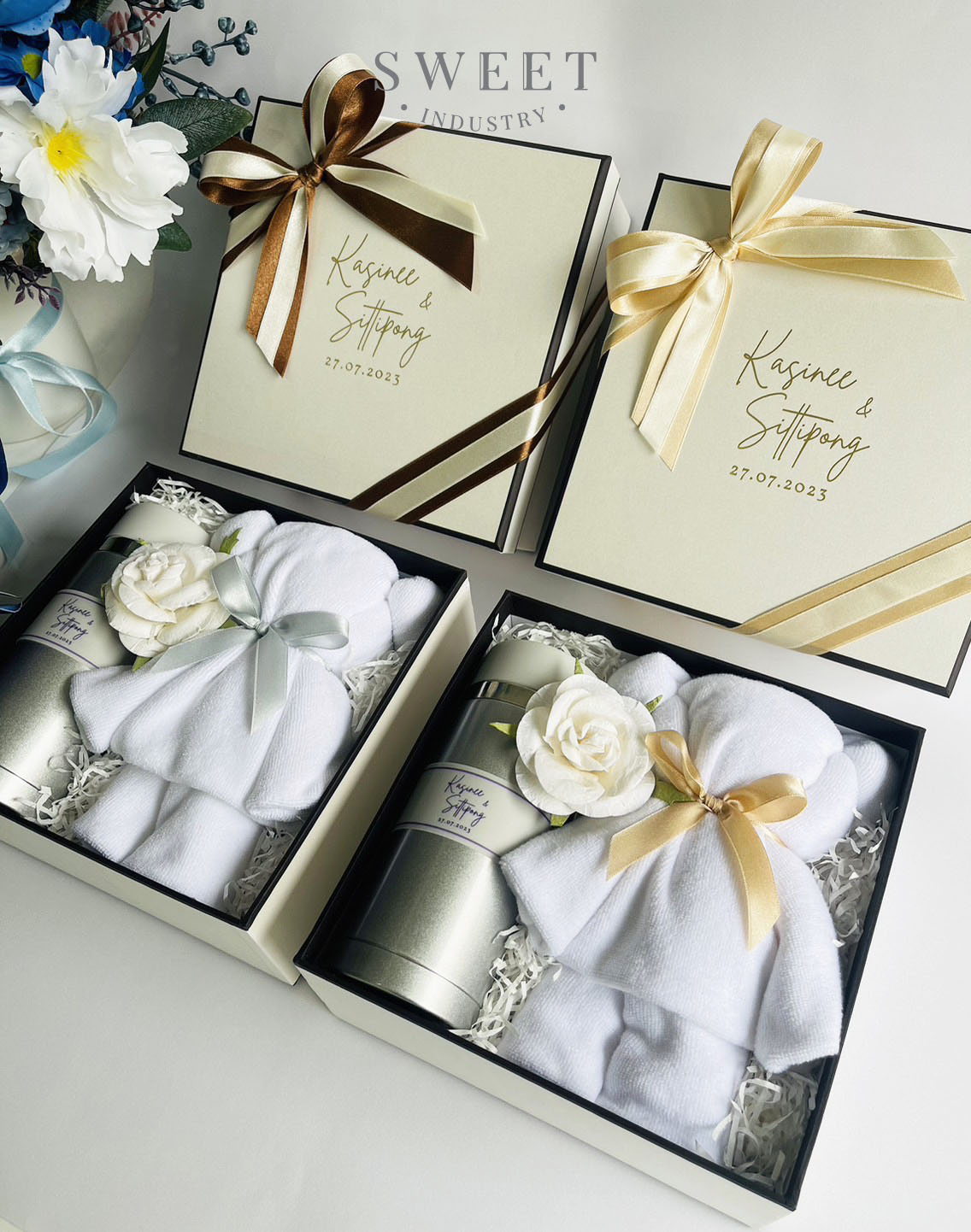 ของรับไหว้ กระบอกน้ำและผ้าขนหนู                              (Tumbler & Towel set)