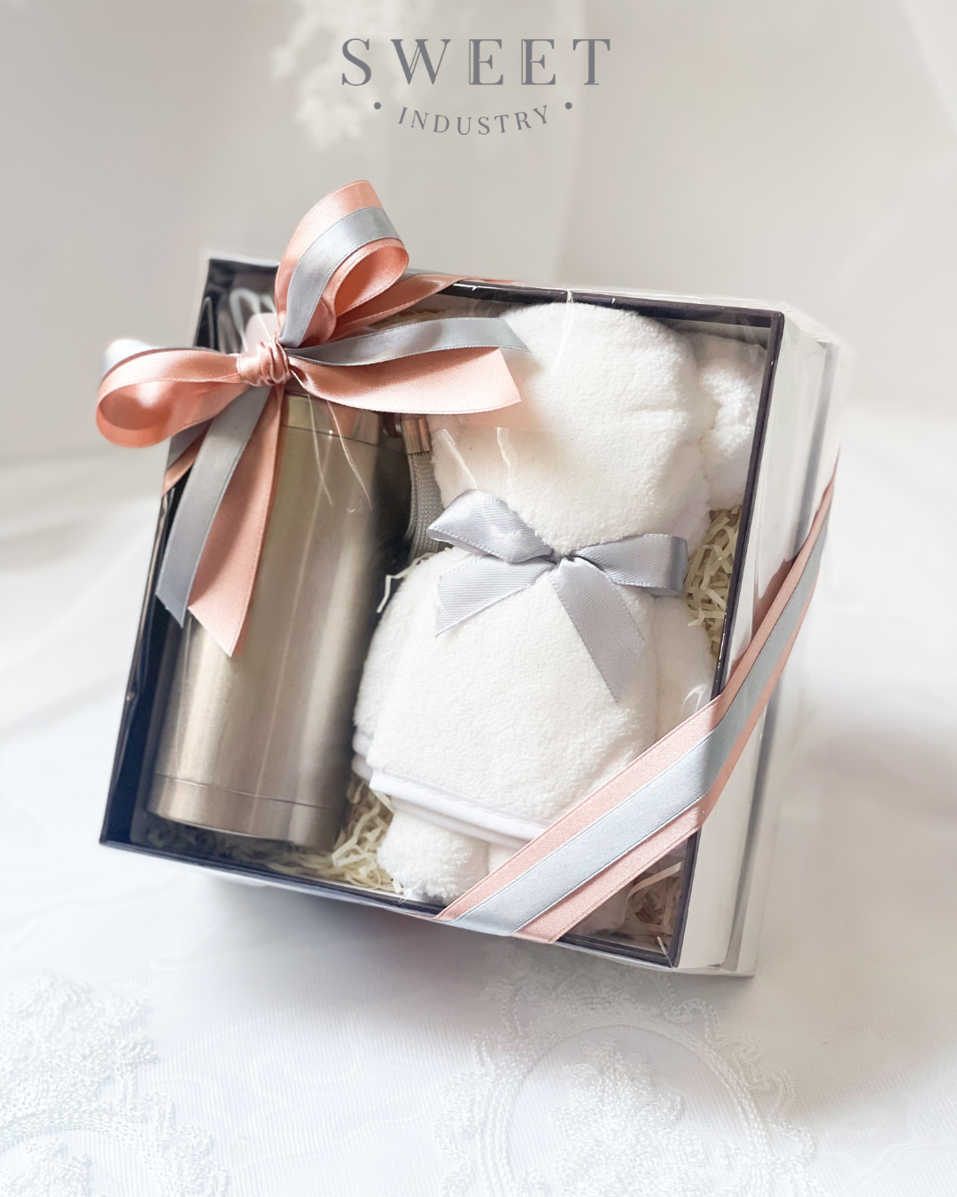 ของรับไหว้ กระบอกน้ำและผ้าขนหนู    (Towel & Tumbler Set)