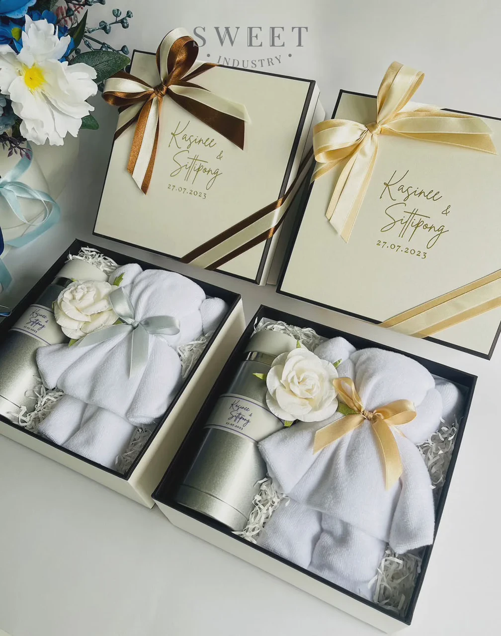 ของรับไหว้ กระบอกน้ำและผ้าขนหนู                              (Tumbler & Towel set)