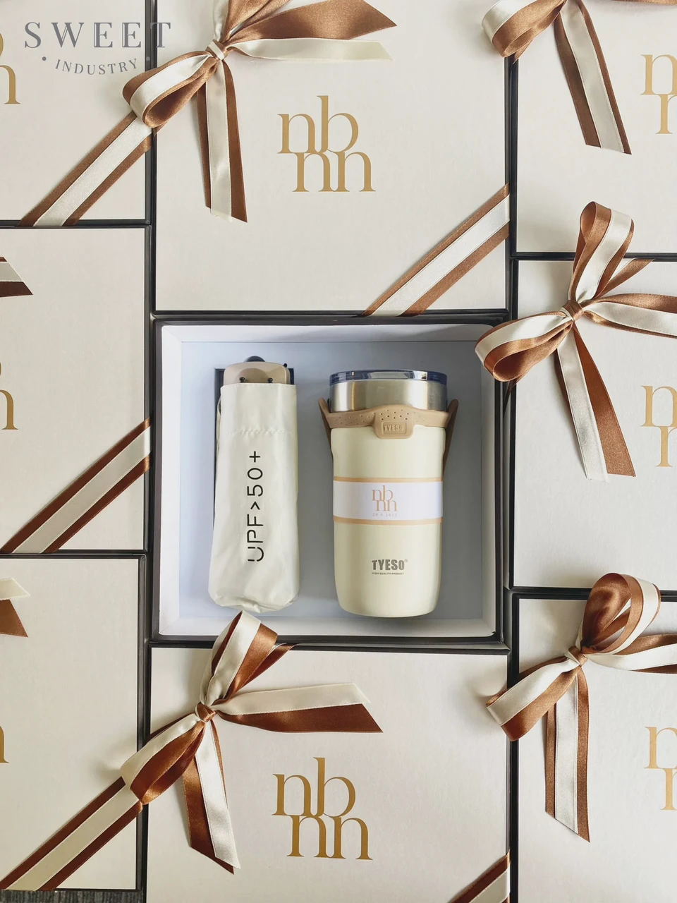 ของรับไหว้ ร่มและแก้วน้ำ  (Tumbler & Umbrella Set)