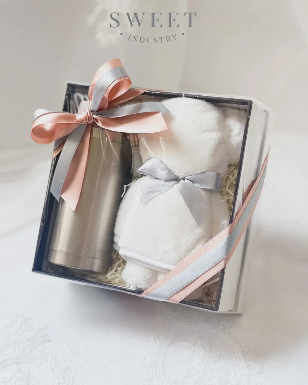 ของรับไหว้ กระบอกน้ำและผ้าขนหนู    (Towel & Tumbler Set)