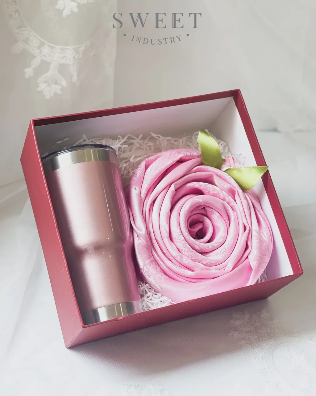 ของรับไหว้ แก้วน้ำและผ้าแพร  (Blanket & Tumbler set)