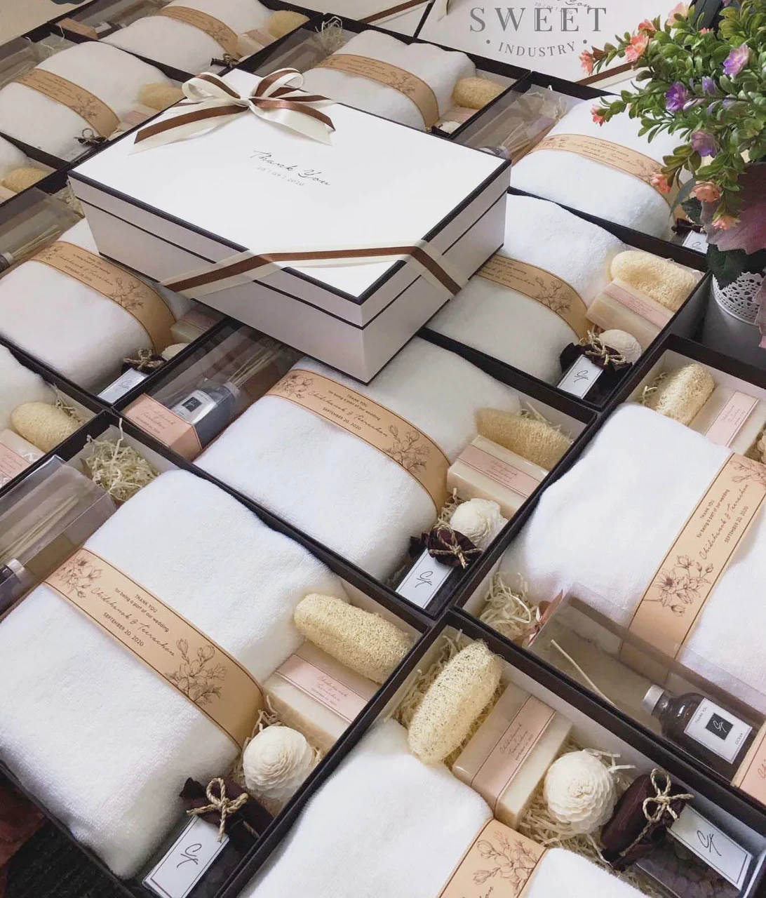 ของรับไหว้ ก้านหอม น้ำผึ้ง สบู่ และผ้าขนหนู      (Spa Set L)